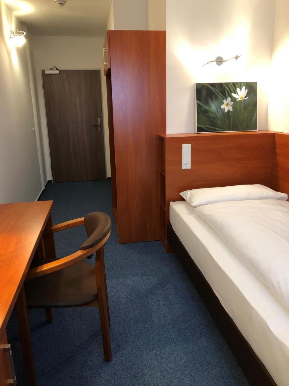 Hotel Mirabell Erlangen Exterior photo