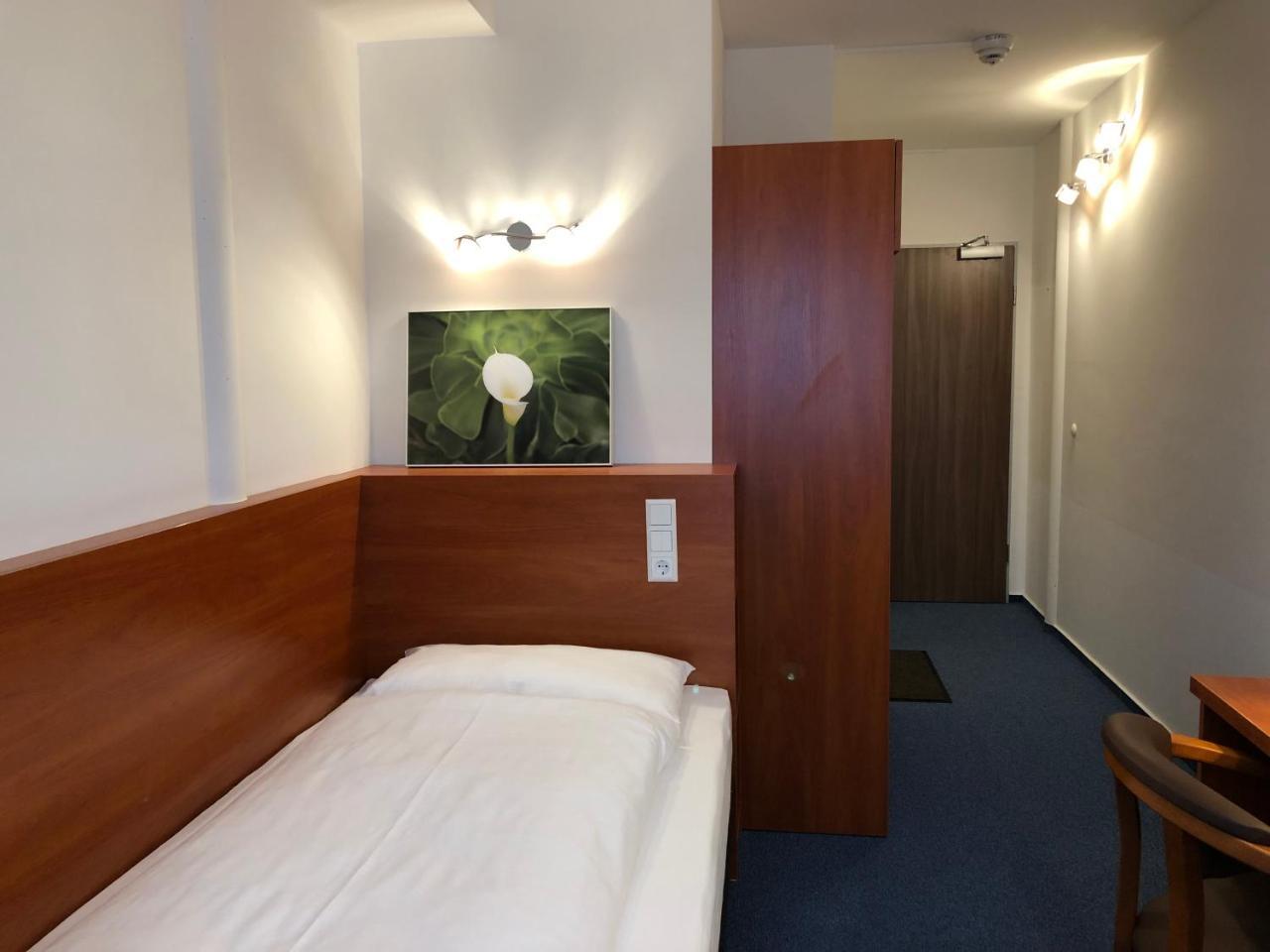 Hotel Mirabell Erlangen Exterior photo