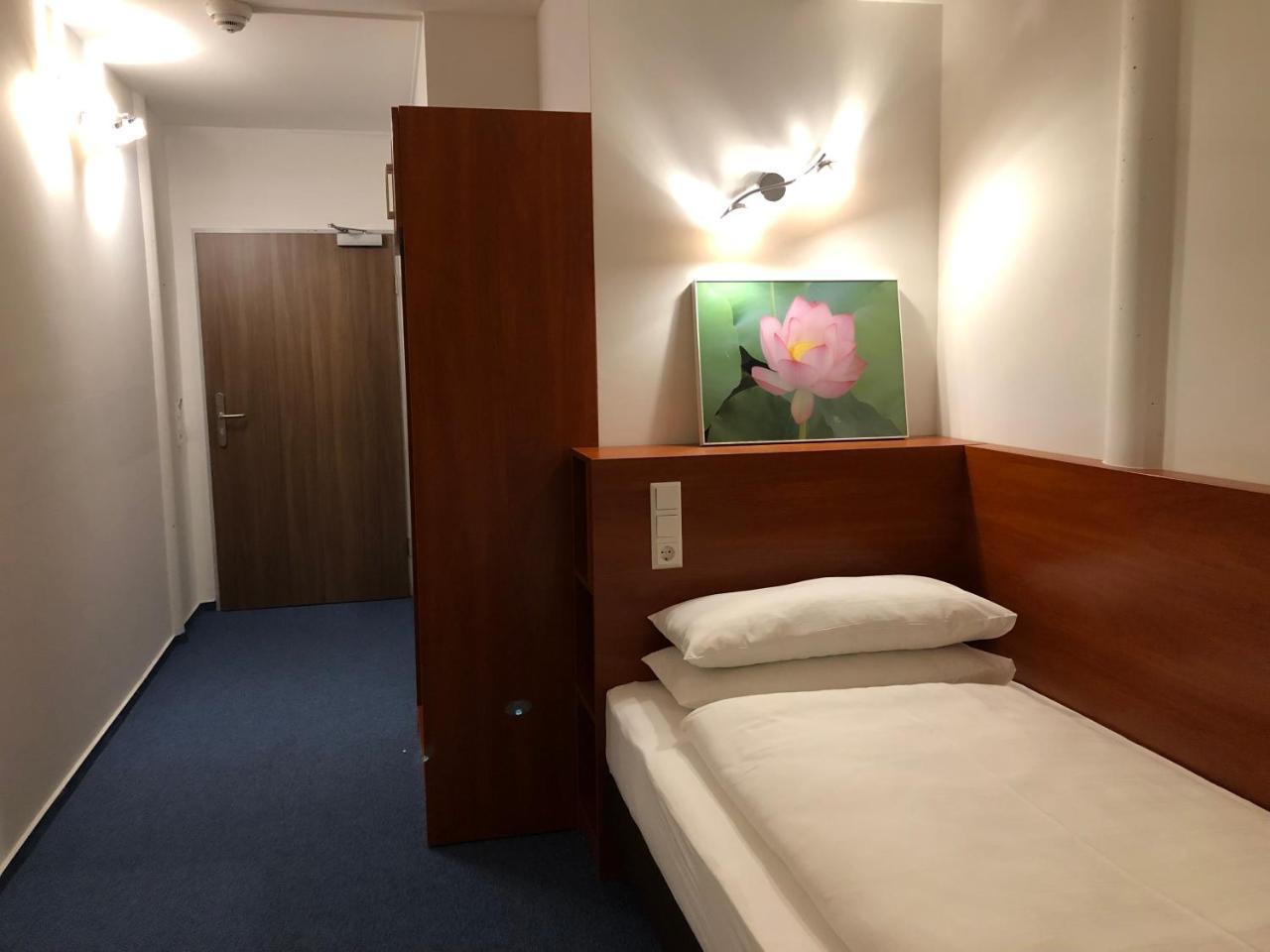 Hotel Mirabell Erlangen Exterior photo